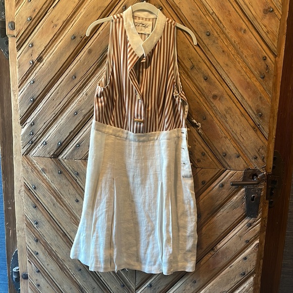 Gorgeous linen kneelength dress with Darling wooden buttons bought in Paris - Picture 2 of 9